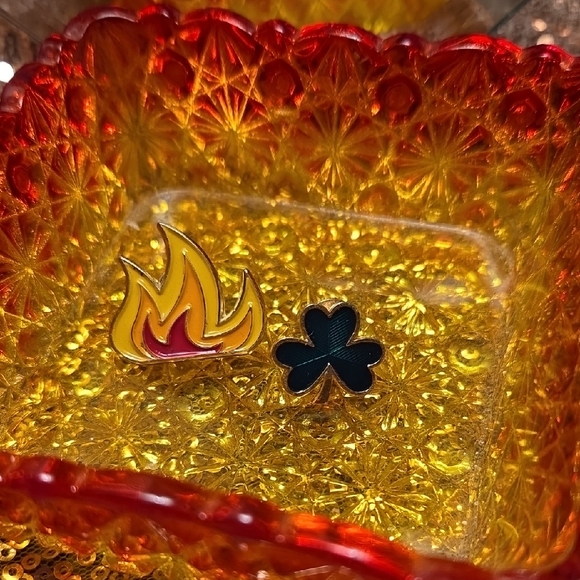 Hallmark Pin Bundle - Picture 1 of 7